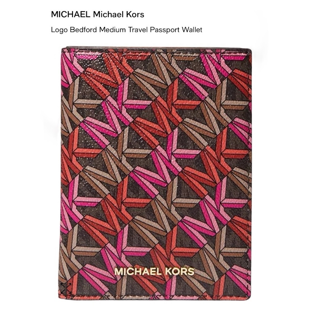 MICHAEL Michael Kors Logo Bedford Medium Travel Passport Wallet NEW